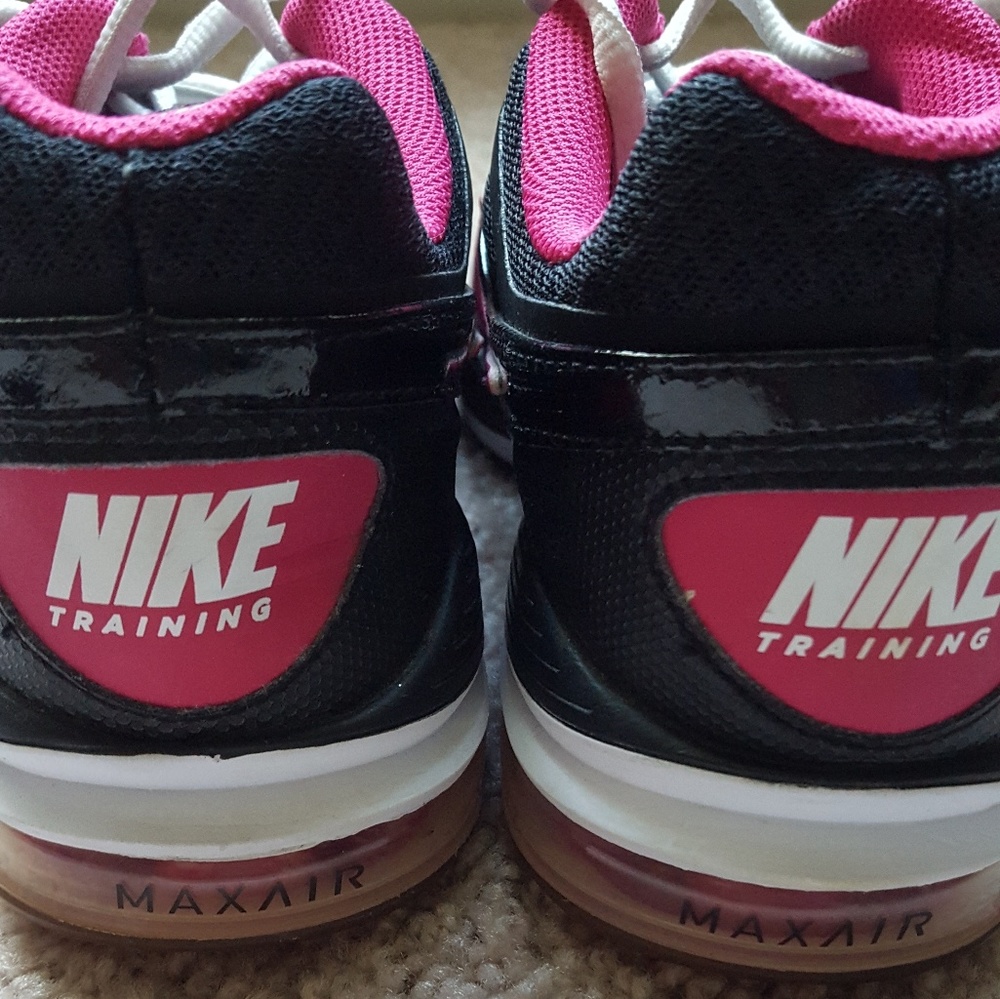Shoes - Picture 4 of 8